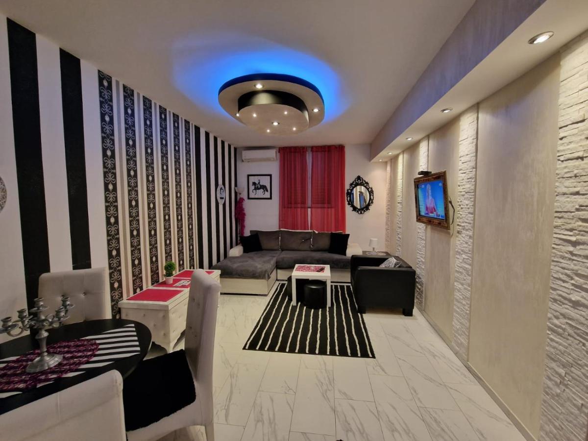 Black & White Belgrado Esterno foto
